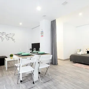 Acogedor Loft En Bajo Centrico Con Parking Wifi , Cordoue Espagne